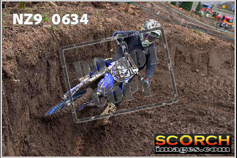 Experts-075