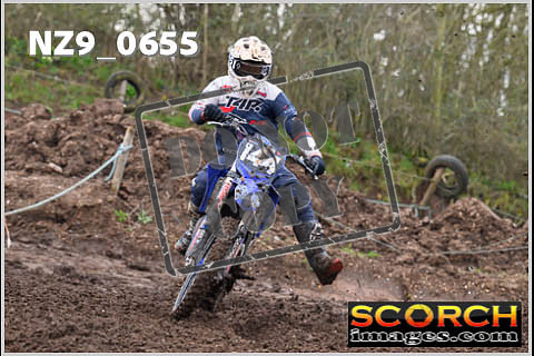 Experts-096