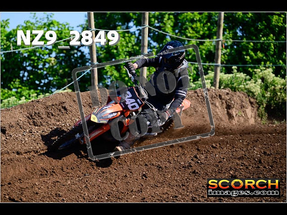 Experts-024