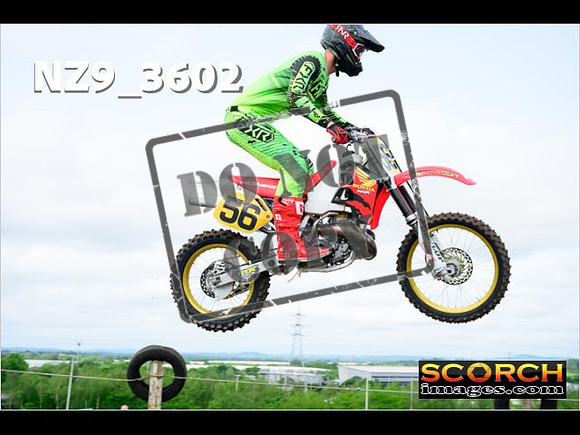 Experts-052