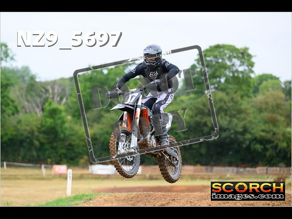 Experts-095