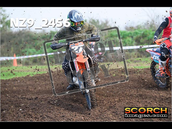 Experts-047