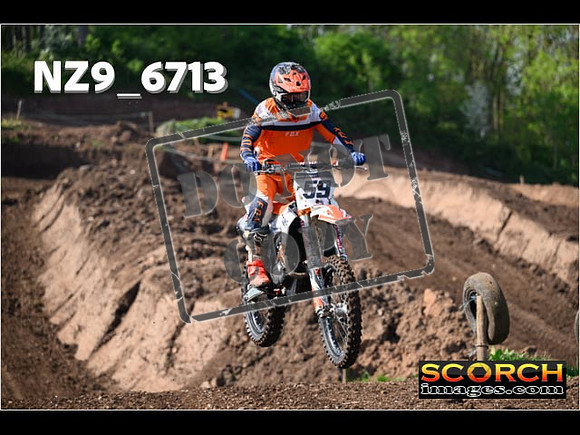 Thur01May-015