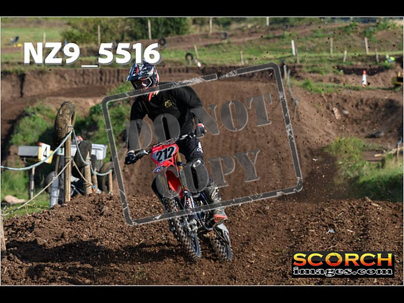 Experts-048