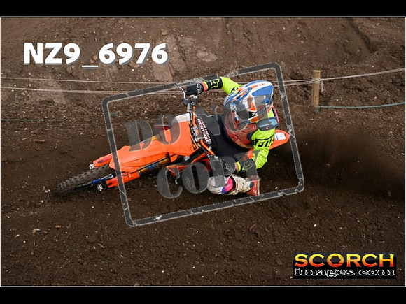 Experts-052