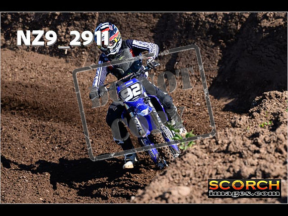 Experts-083