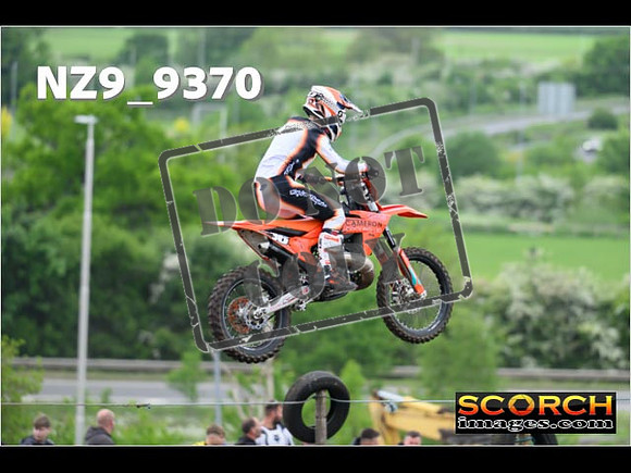 Experts-088