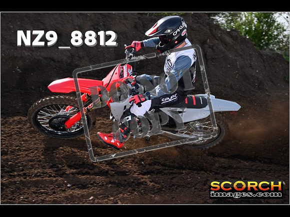 Experts-056