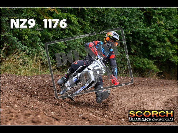 Experts-057