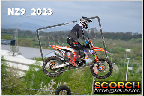 Experts-054