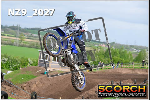 Experts-058