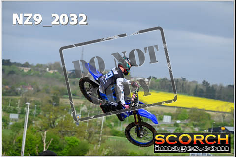 Experts-063