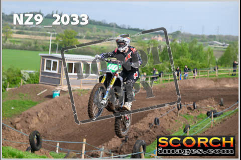 Experts-064