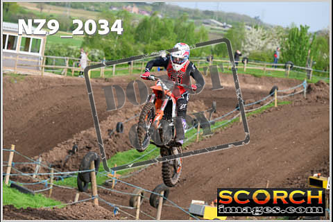 Experts-065