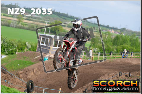 Experts-066