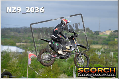 Experts-067