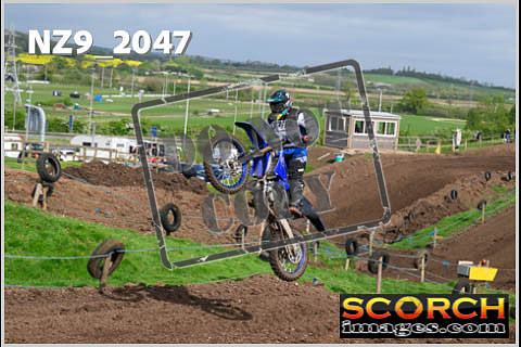 Experts-077