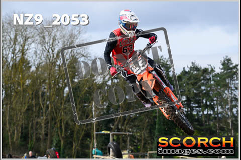 Experts-082