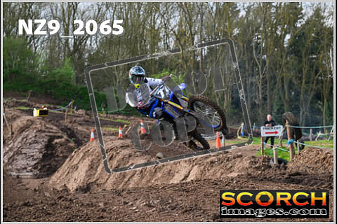 Experts-094