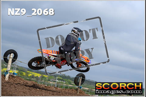 Experts-097