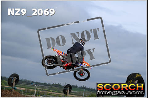 Experts-098