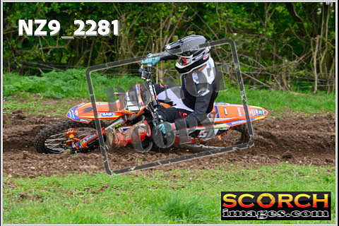 Experts-112