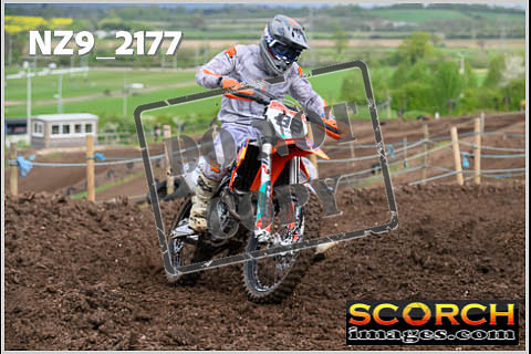 Inters-090
