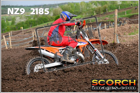 Inters-098