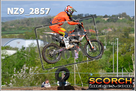 Experts-039