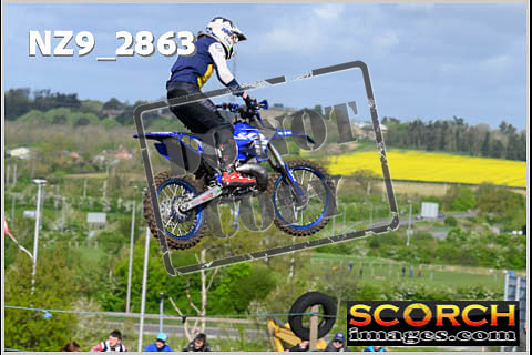 Experts-045