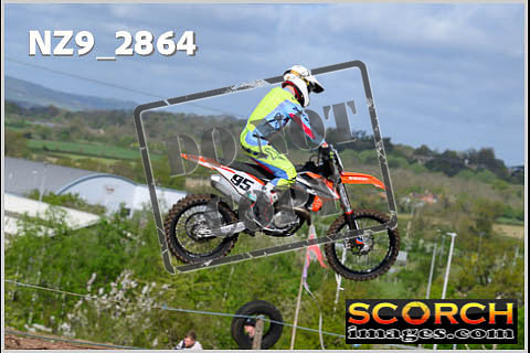 Experts-046
