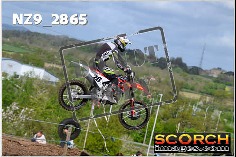 Experts-047