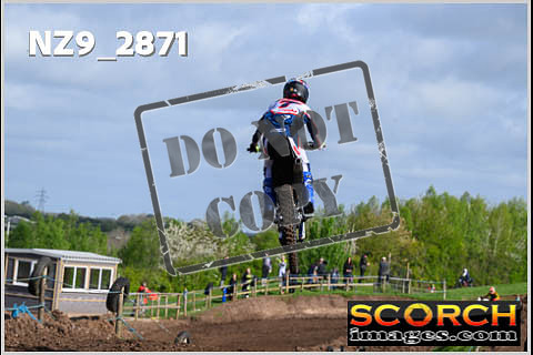 Experts-053