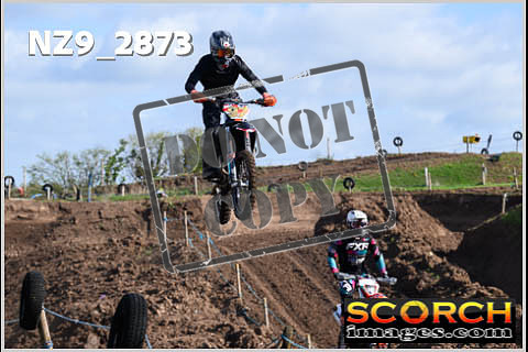 Experts-055