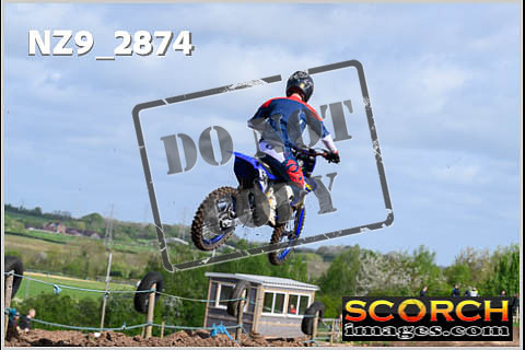 Experts-056