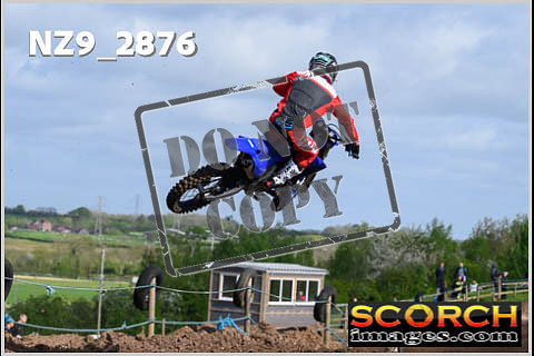 Experts-058
