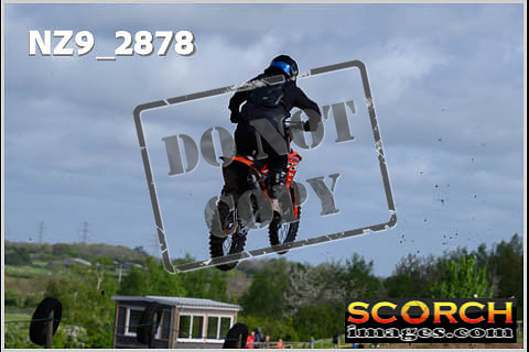 Experts-060