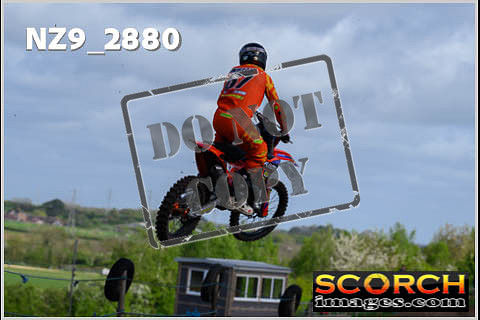 Experts-062
