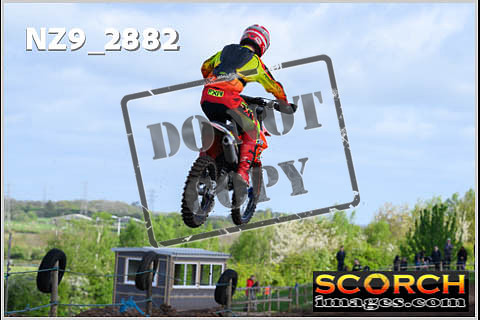 Experts-064