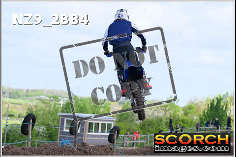 Experts-066
