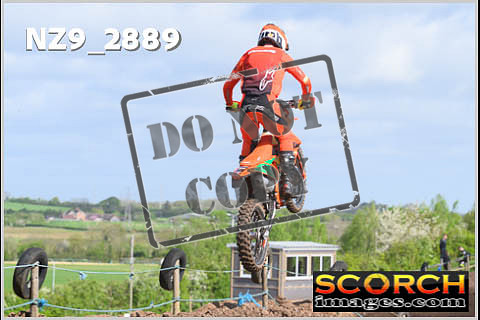 Experts-071