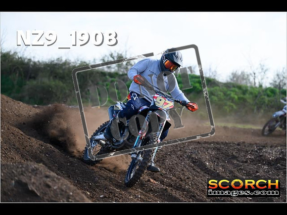Experts-052