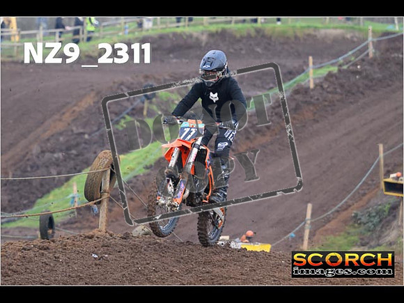 IntersGreenOrange-025