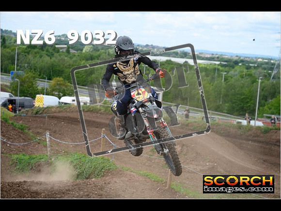 Experts-098