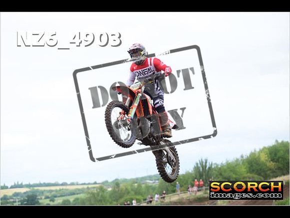 Experts-098