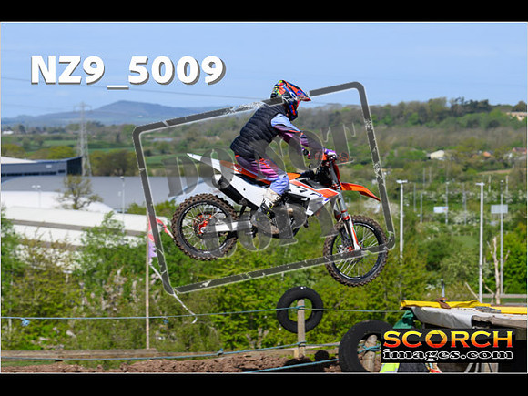 Thur 18Apr-047
