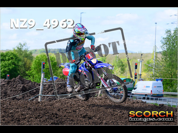 Thur 18Apr-002