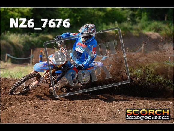 Experts-056