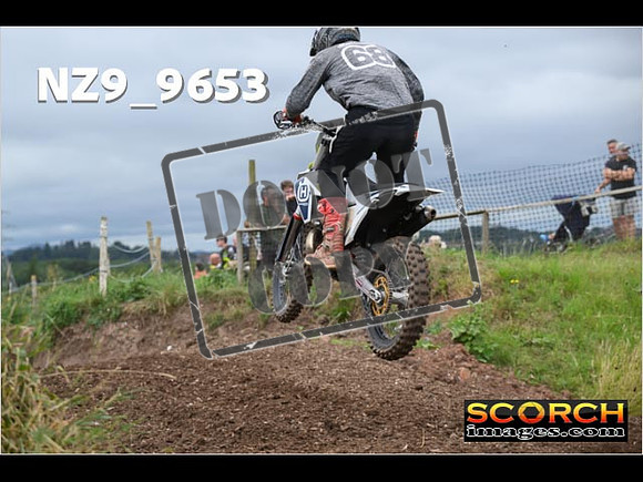 Experts-053