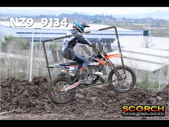 Experts-051